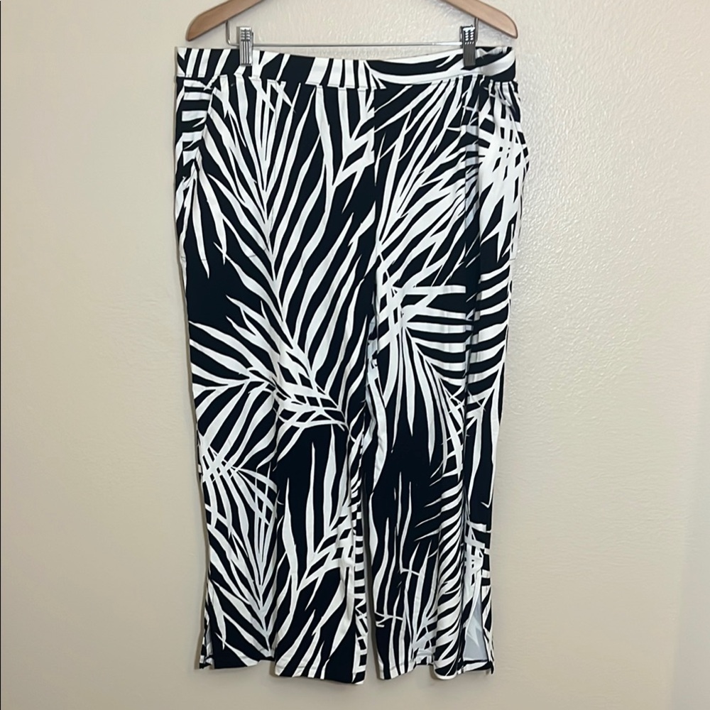 D&Co Beach Black White Plus Size Summer Beach Capri Pants